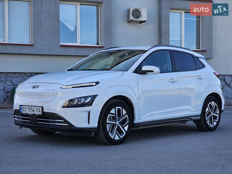 Внедорожник / Кроссовер Hyundai Kona Electric 2022 в Тернополе