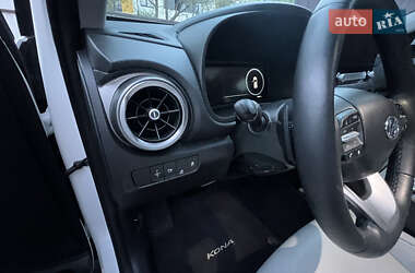 Позашляховик / Кросовер Hyundai Kona Electric 2021 в 