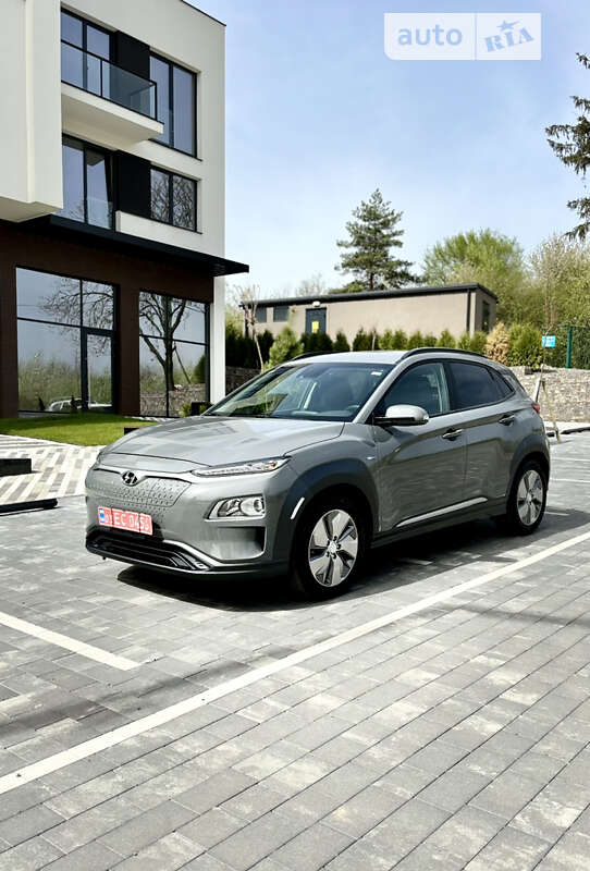 Позашляховик / Кросовер Hyundai Kona Electric 2020 в Ужгороді