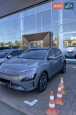 Внедорожник / Кроссовер Hyundai Kona Electric 2022 в Киеве