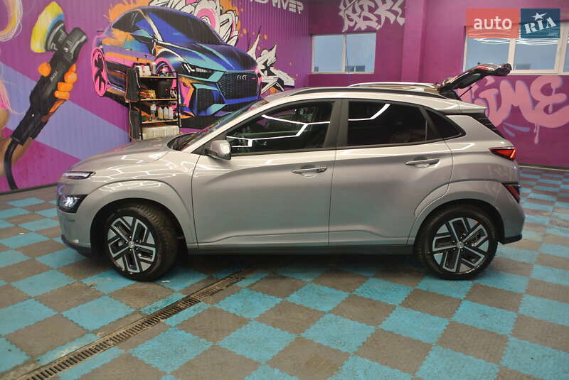 Внедорожник / Кроссовер Hyundai Kona Electric 2022 в Киеве