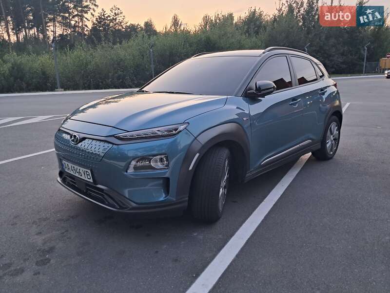 Внедорожник / Кроссовер Hyundai Kona Electric 2020 в 