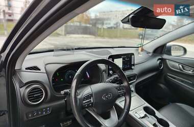 Позашляховик / Кросовер Hyundai Kona Electric 2018 в 
