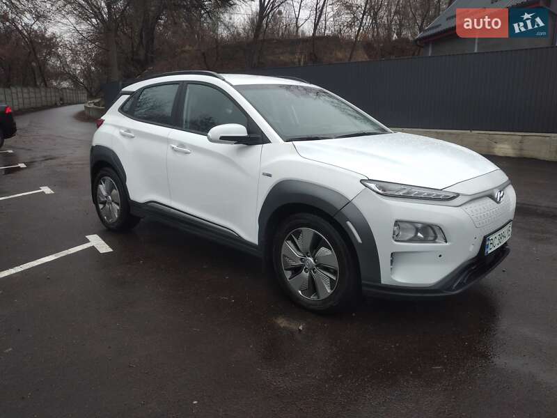 Внедорожник / Кроссовер Hyundai Kona Electric 2020 в 
