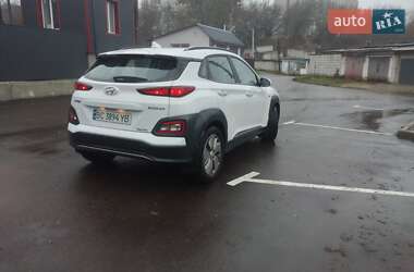 Внедорожник / Кроссовер Hyundai Kona Electric 2020 в 