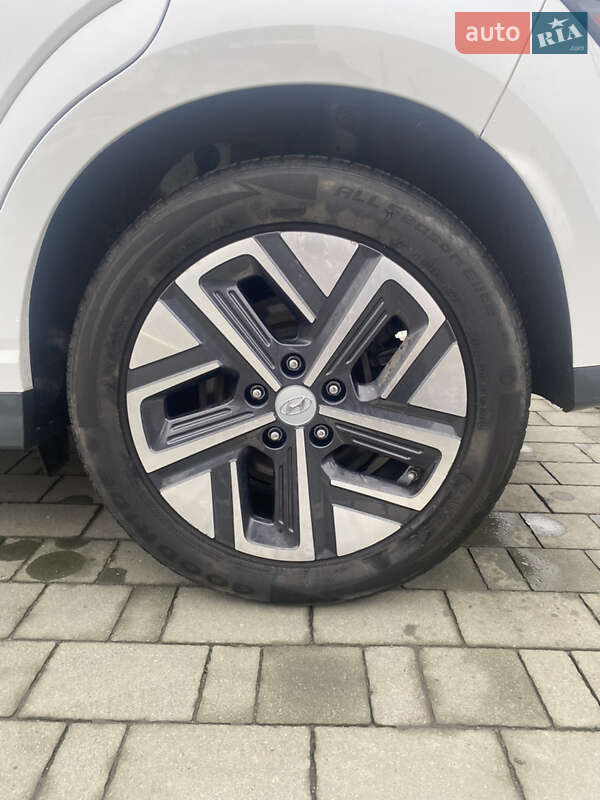 Внедорожник / Кроссовер Hyundai Kona Electric 2021 в Хмельницком