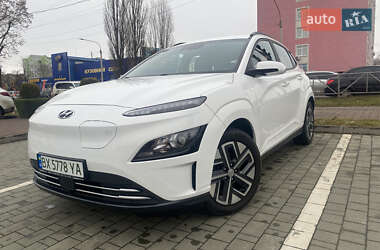 Внедорожник / Кроссовер Hyundai Kona Electric 2021 в 