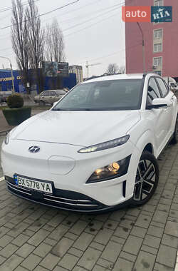 Внедорожник / Кроссовер Hyundai Kona Electric 2021 в 