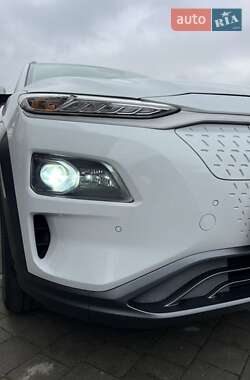 Позашляховик / Кросовер Hyundai Kona Electric 2019 в Дубні