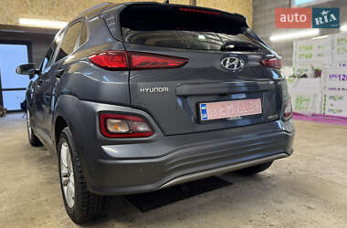 Внедорожник / Кроссовер Hyundai Kona Electric 2019 в 