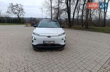 Внедорожник / Кроссовер Hyundai Kona Electric 2019 в 