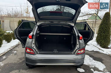 Внедорожник / Кроссовер Hyundai Kona Electric 2020 в 