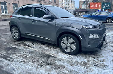 Позашляховик / Кросовер Hyundai Kona Electric 2020 в Києві