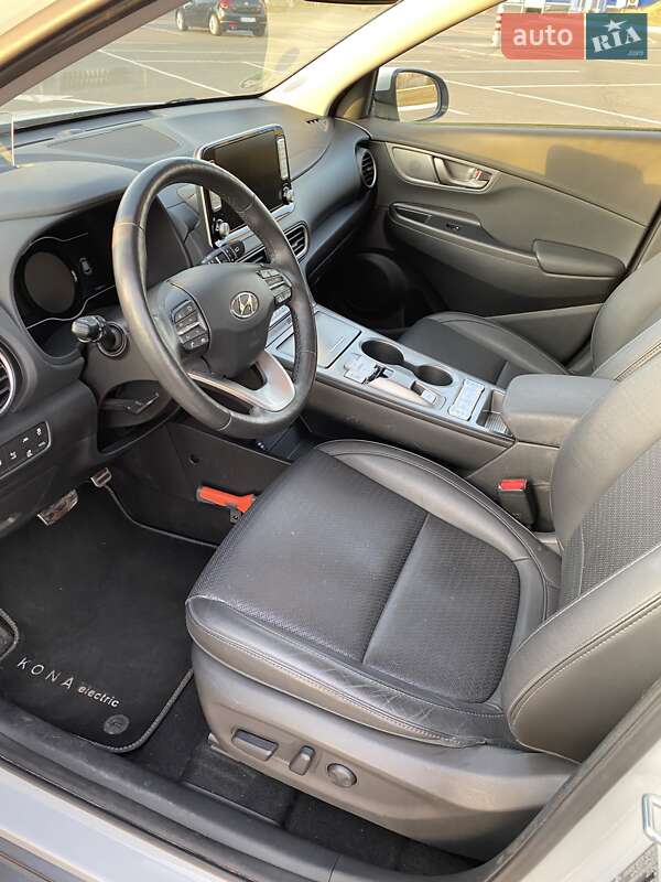Внедорожник / Кроссовер Hyundai Kona Electric 2019 в Киеве