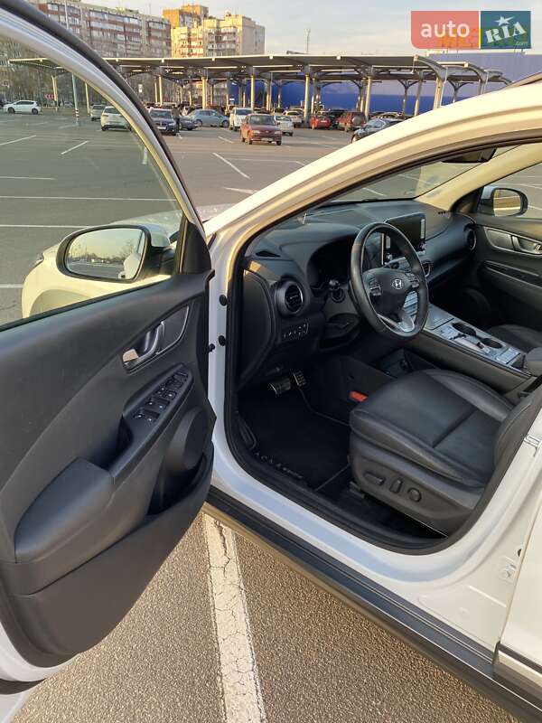 Внедорожник / Кроссовер Hyundai Kona Electric 2019 в Киеве