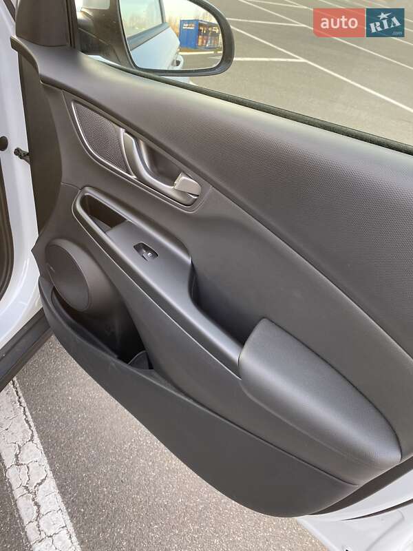 Внедорожник / Кроссовер Hyundai Kona Electric 2019 в Киеве