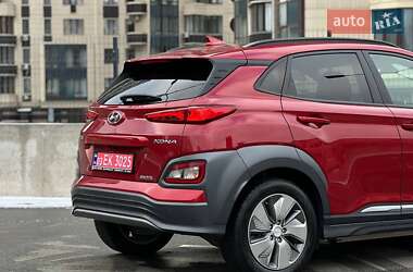 Внедорожник / Кроссовер Hyundai Kona Electric 2019 в 
