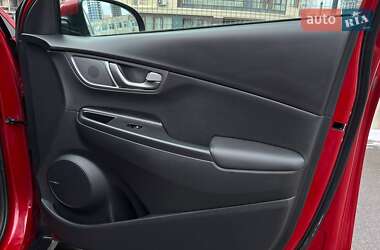 Внедорожник / Кроссовер Hyundai Kona Electric 2019 в 