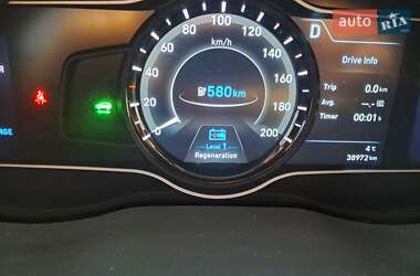 Внедорожник / Кроссовер Hyundai Kona Electric 2020 в 