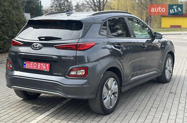Внедорожник / Кроссовер Hyundai Kona Electric 2020 в 