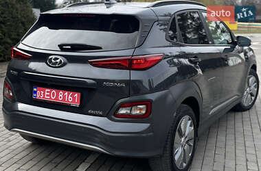 Внедорожник / Кроссовер Hyundai Kona Electric 2020 в 