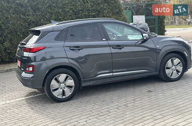 Внедорожник / Кроссовер Hyundai Kona Electric 2020 в 
