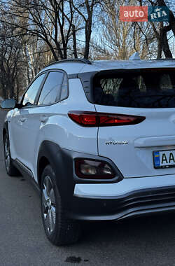 Позашляховик / Кросовер Hyundai Kona Electric 2020 в 