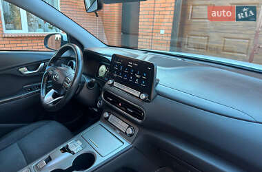 Позашляховик / Кросовер Hyundai Kona Electric 2021 в 