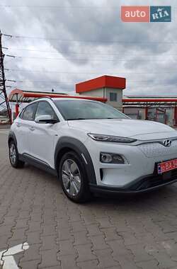 Внедорожник / Кроссовер Hyundai Kona Electric 2020 в 