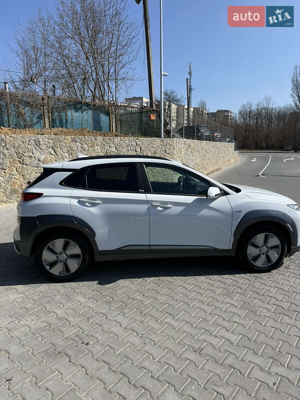 Внедорожник / Кроссовер Hyundai Kona Electric 2020 в Виннице