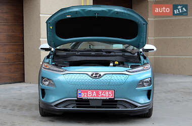 Внедорожник / Кроссовер Hyundai Kona Electric 2020 в 