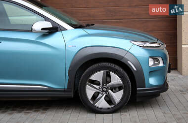 Внедорожник / Кроссовер Hyundai Kona Electric 2020 в 