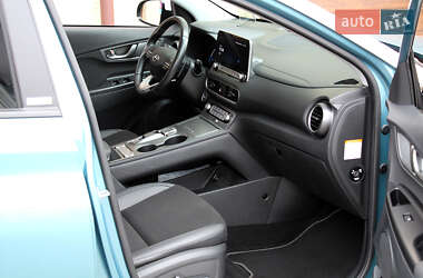 Внедорожник / Кроссовер Hyundai Kona Electric 2020 в 