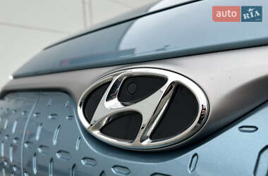 Внедорожник / Кроссовер Hyundai Kona Electric 2021 в 
