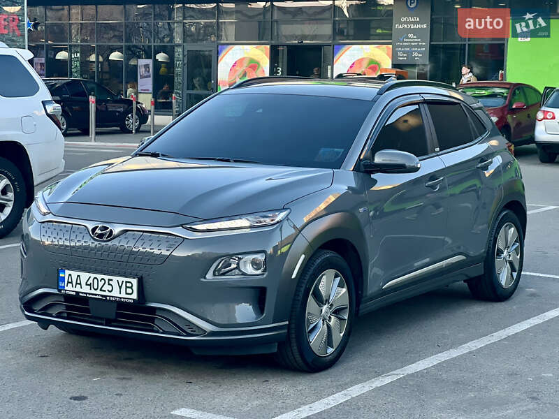 Внедорожник / Кроссовер Hyundai Kona Electric 2020 в 