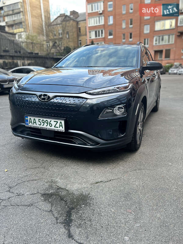 Позашляховик / Кросовер Hyundai Kona Electric 2018 в Києві