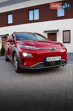 Внедорожник / Кроссовер Hyundai Kona Electric 2019 в 