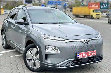 Внедорожник / Кроссовер Hyundai Kona Electric 2020 в 