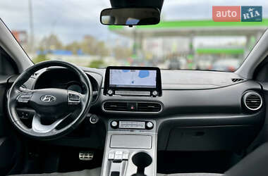 Внедорожник / Кроссовер Hyundai Kona Electric 2020 в 