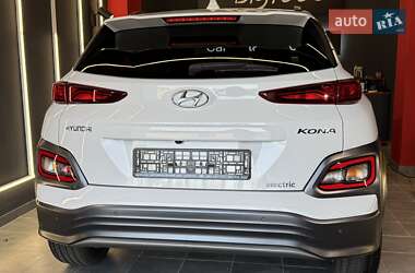 Позашляховик / Кросовер Hyundai Kona Electric 2020 в 