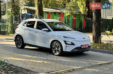Внедорожник / Кроссовер Hyundai Kona Electric 2020 в 