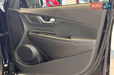 Внедорожник / Кроссовер Hyundai Kona Electric 2021 в 