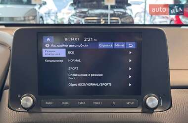 Внедорожник / Кроссовер Hyundai Kona Electric 2021 в 