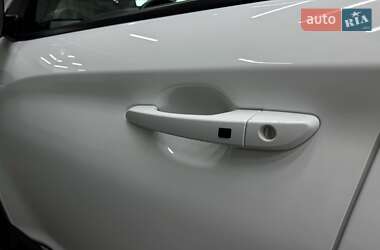 Позашляховик / Кросовер Hyundai Kona Electric 2020 в 