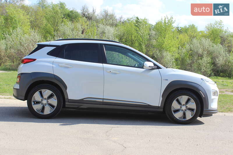 Позашляховик / Кросовер Hyundai Kona Electric 2019 в Дніпрі