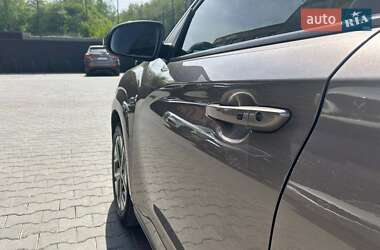 Позашляховик / Кросовер Hyundai Kona Electric 2022 в 