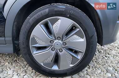Внедорожник / Кроссовер Hyundai Kona Electric 2020 в 
