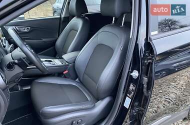 Внедорожник / Кроссовер Hyundai Kona Electric 2020 в 