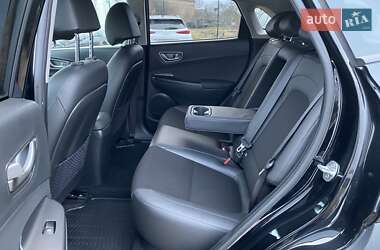 Внедорожник / Кроссовер Hyundai Kona Electric 2020 в 