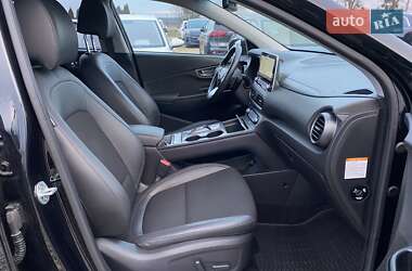 Внедорожник / Кроссовер Hyundai Kona Electric 2020 в 